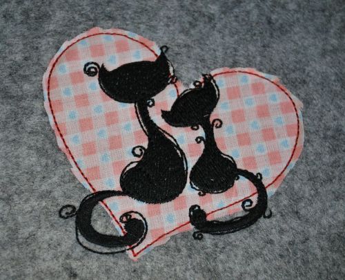 Cats in love free machine embroidery design