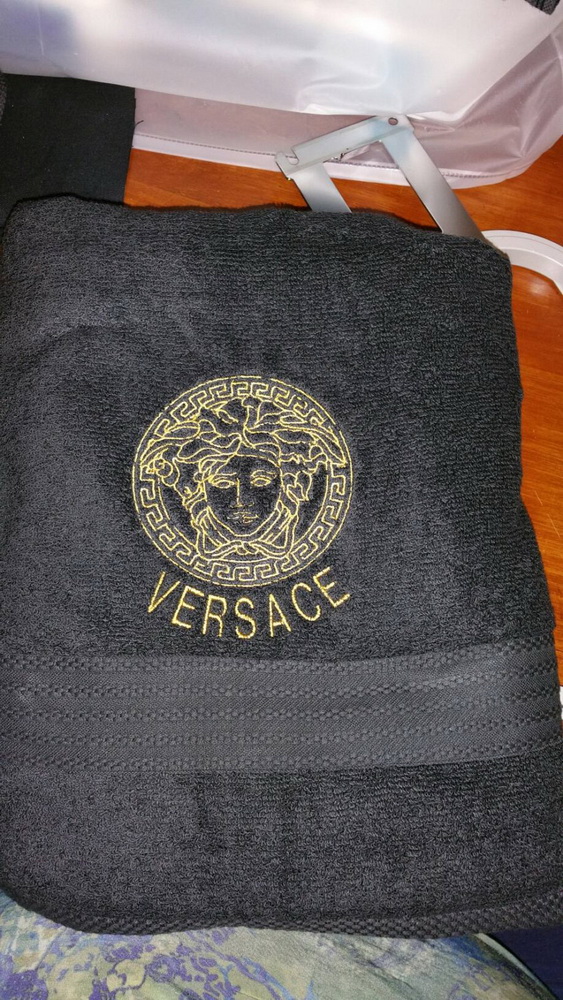Versace logo 2 embroidery design
