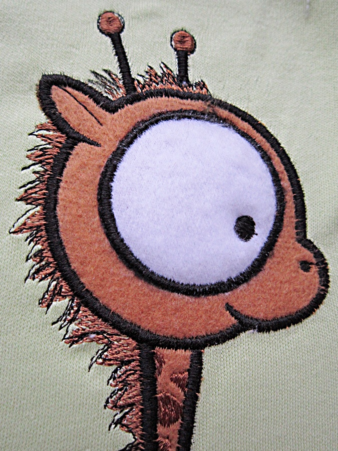 Little giraffe applique free embroidery design