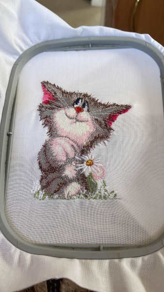 In hoop wonder cat embroidered design