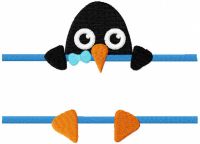 Niedliches Pinguin-Split-Monogramm-kostenloses Stickdesign