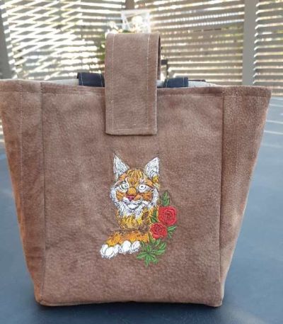 Embroidered bag with Lynx design