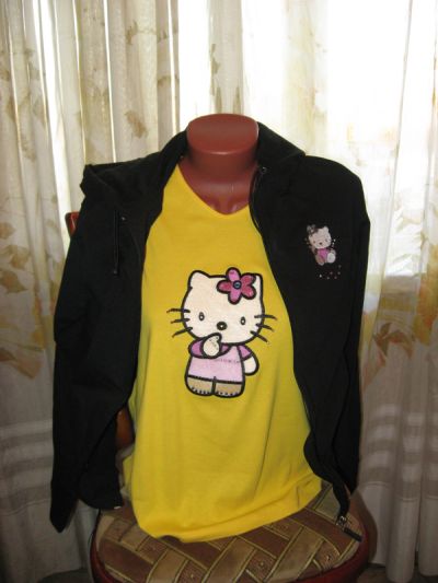 Embroidered Hello kitty I think design on t-shirt