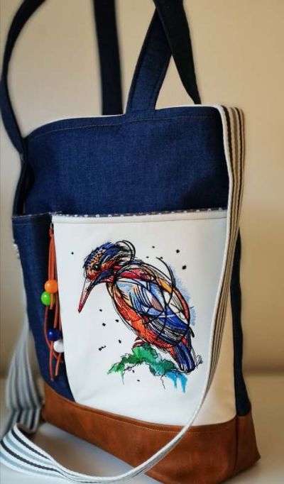 Women's bag with birdie embroidery design