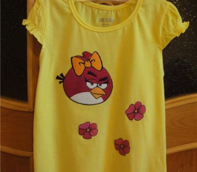 Enthralling Angry Birds embroidery design on baby bibs